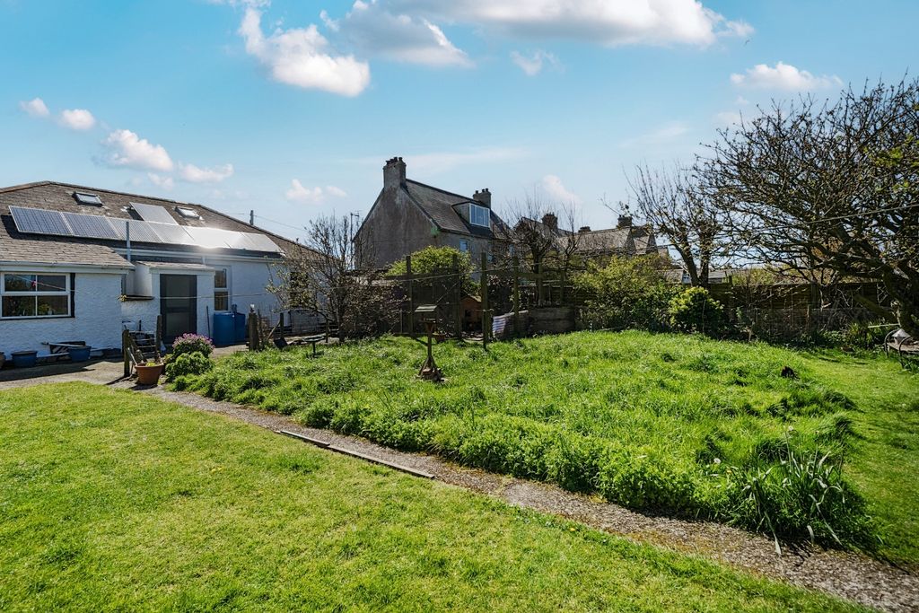 Property photo 3 of 22 5297994