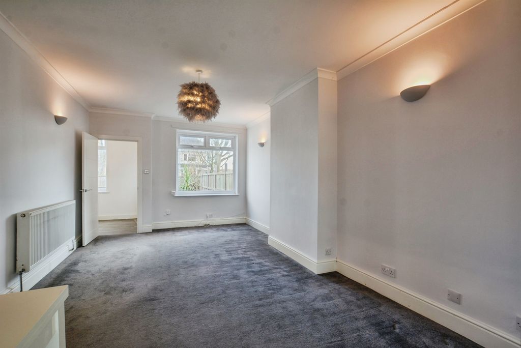 Property photo 3 of 24