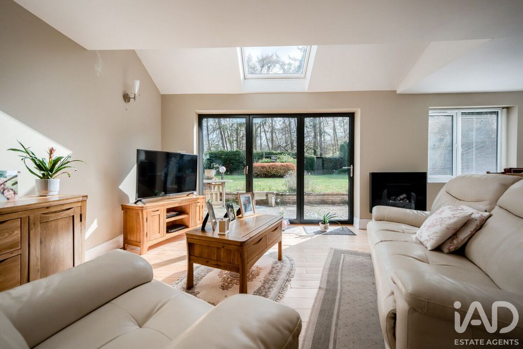 Property photo 3 of 12