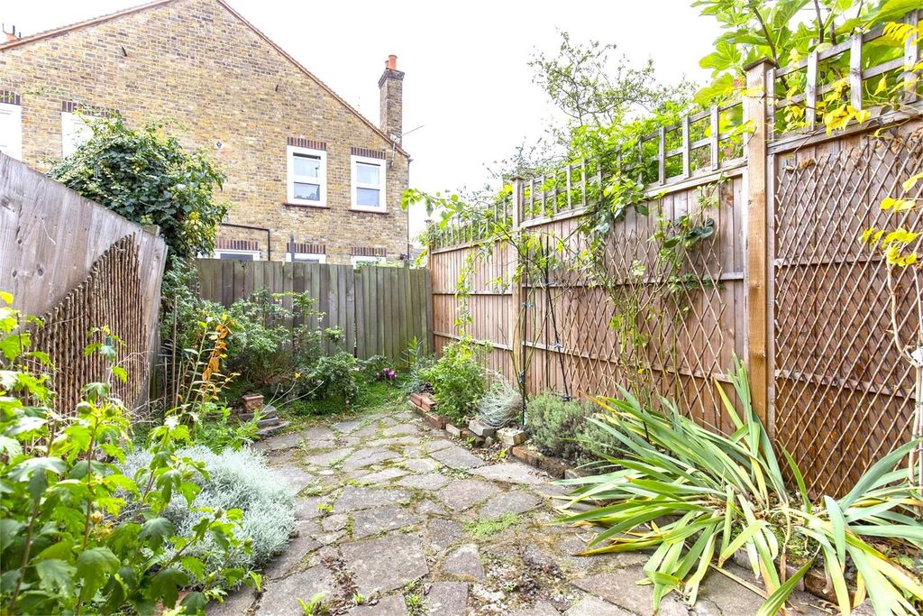 Property photo 2 of 9