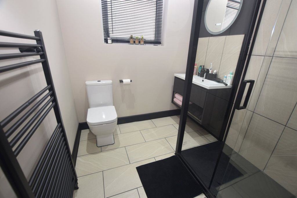 Property photo 3 of 10 Shower Room