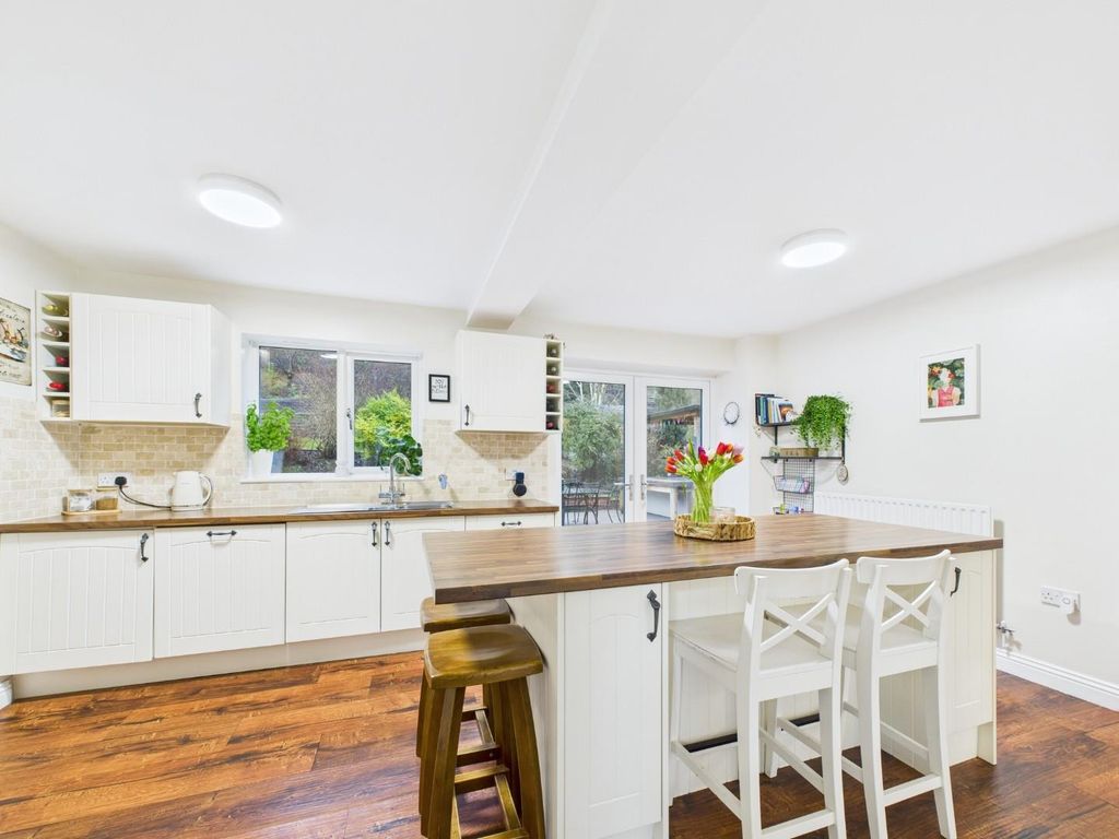 Property photo 3 of 66 Kitchen