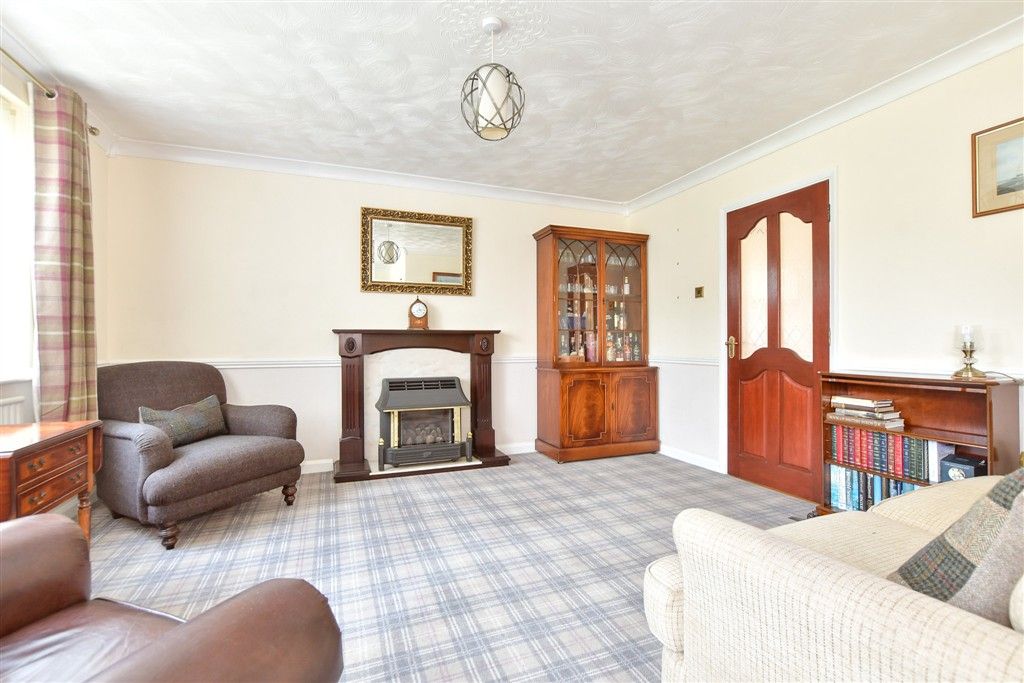 Property photo 2 of 13 Lounge