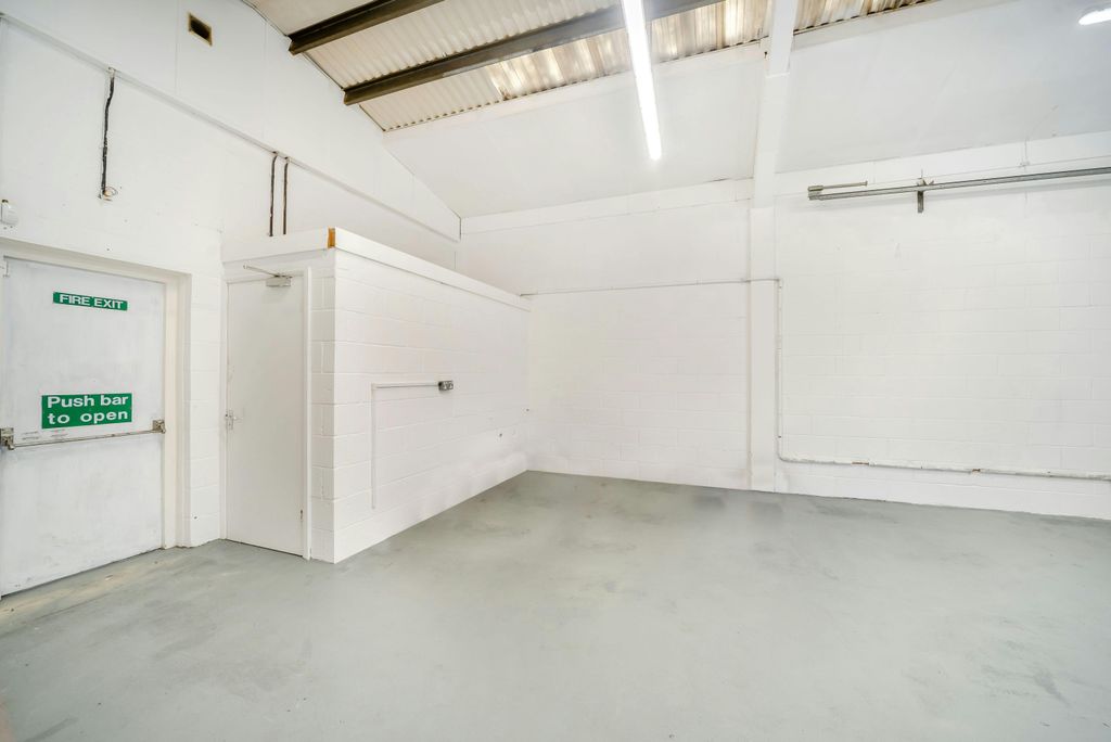 Property photo 2 of 5 Unit 14