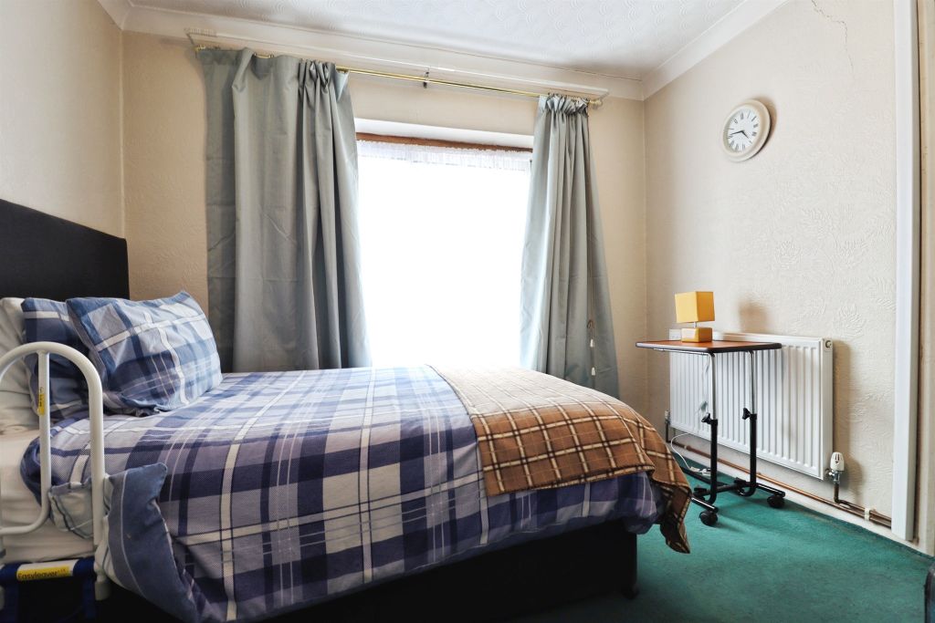 Property photo 2 of 17