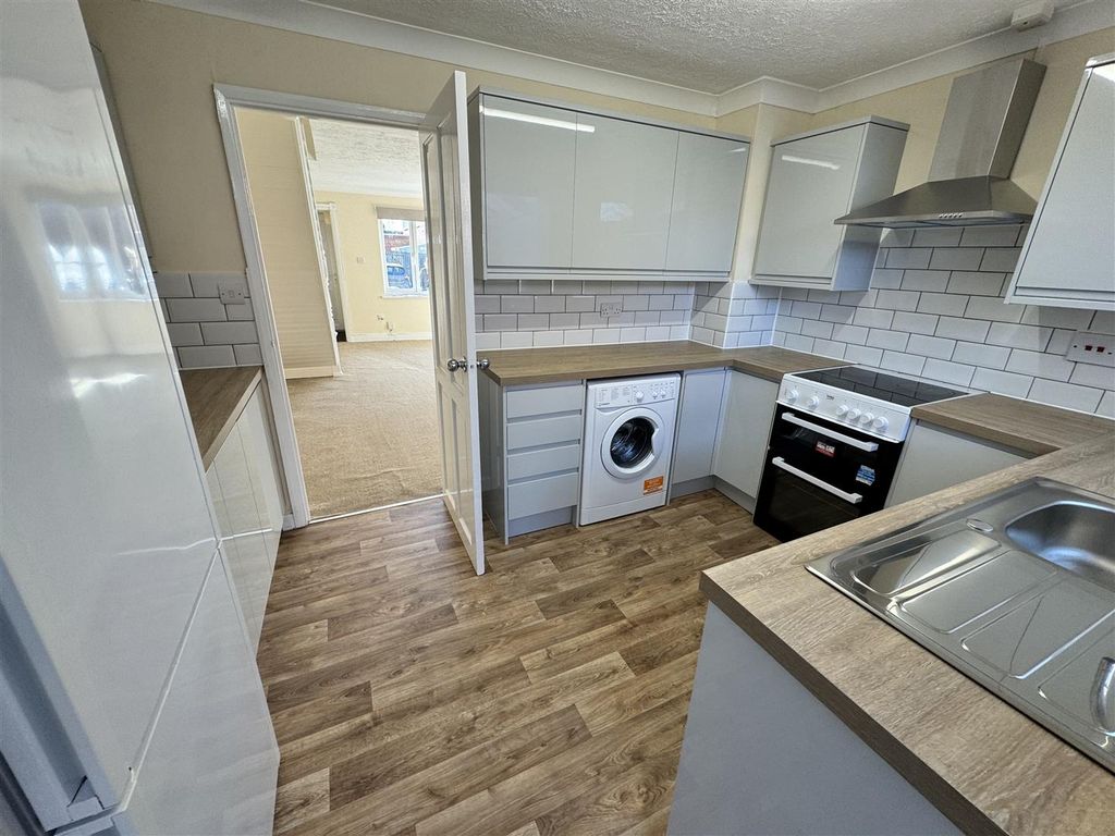 Property photo 2 of 11 20250407_154735005_Ios.Jpeg