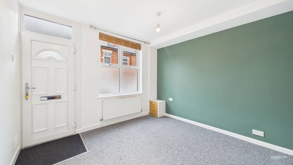 Property photo 3 of 13 2585663