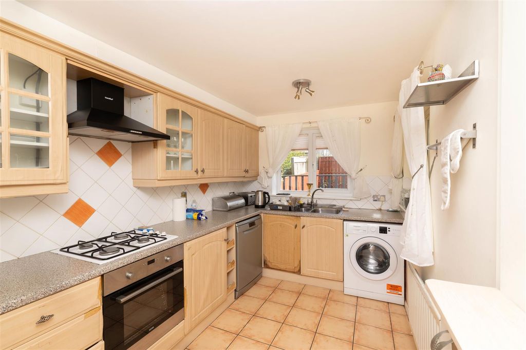 Property photo 3 of 13 Kitchen