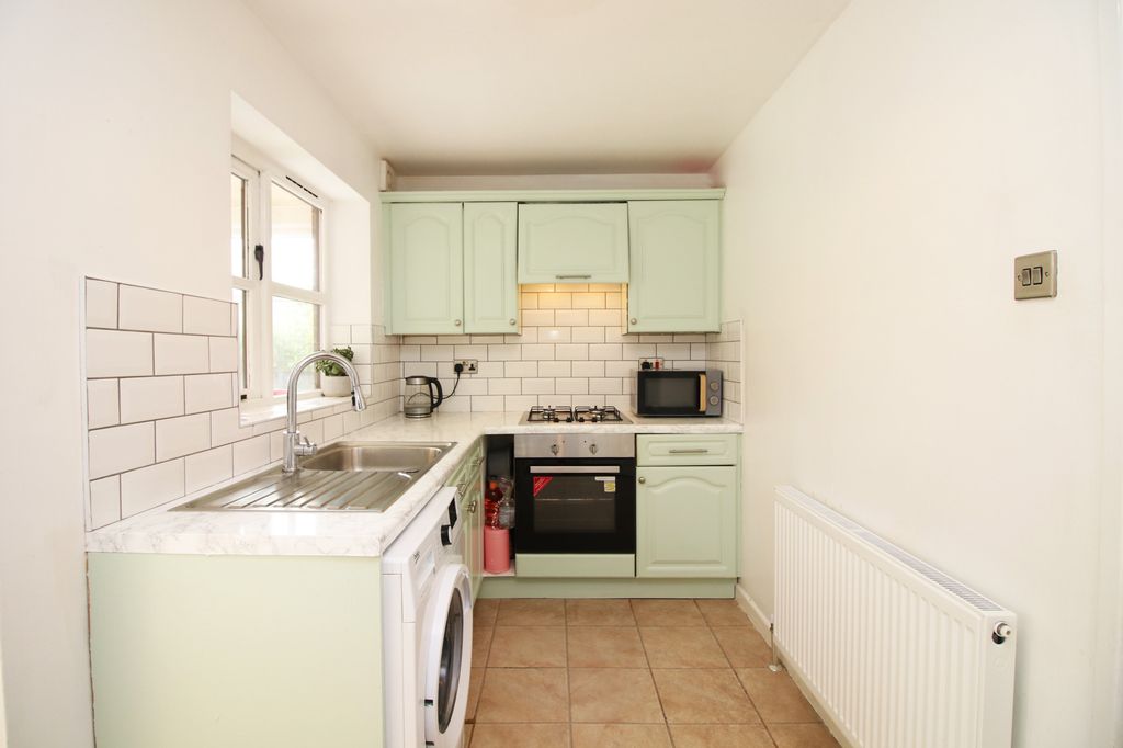 Property photo 2 of 20