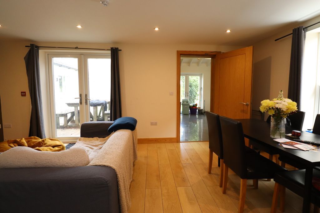 Property photo 3 of 10 Photo 2