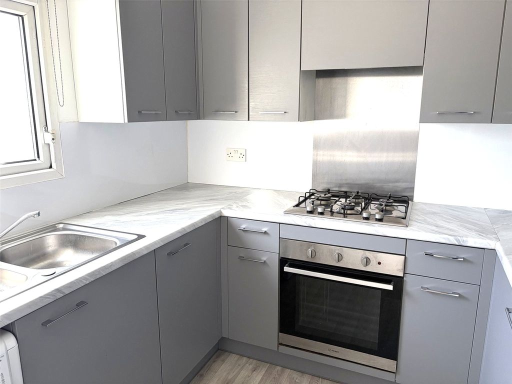 Property photo 1 of 7 Picture No. 10