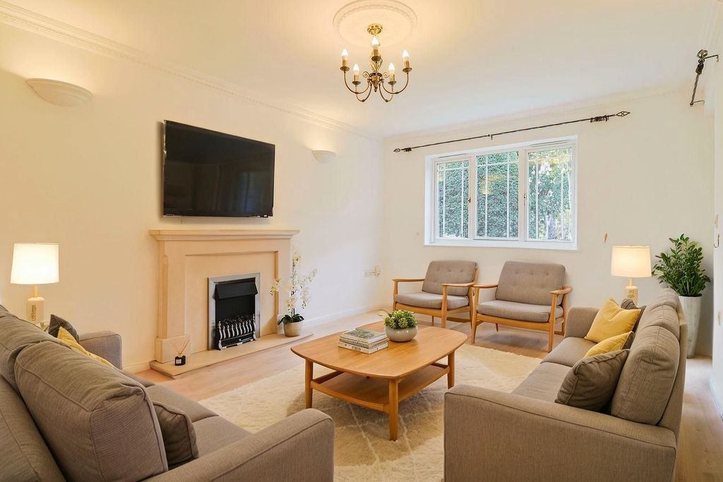 Property photo 2 of 14