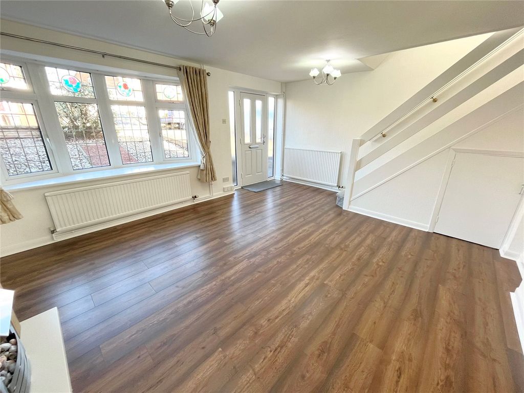 Property photo 2 of 16 Picture No. 18