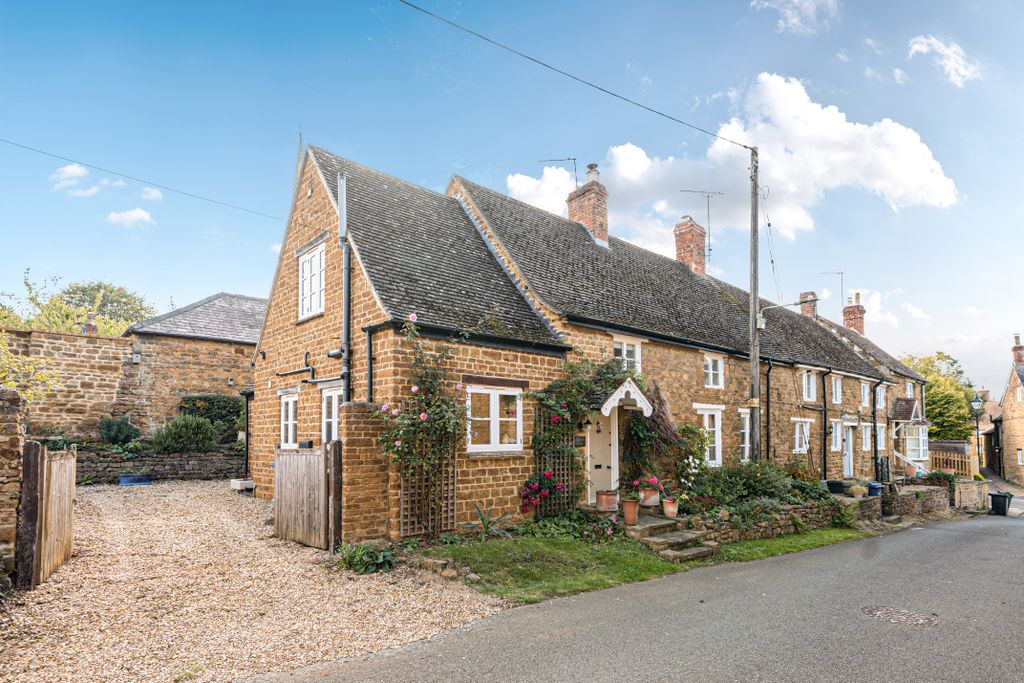 Property photo 1 of 18