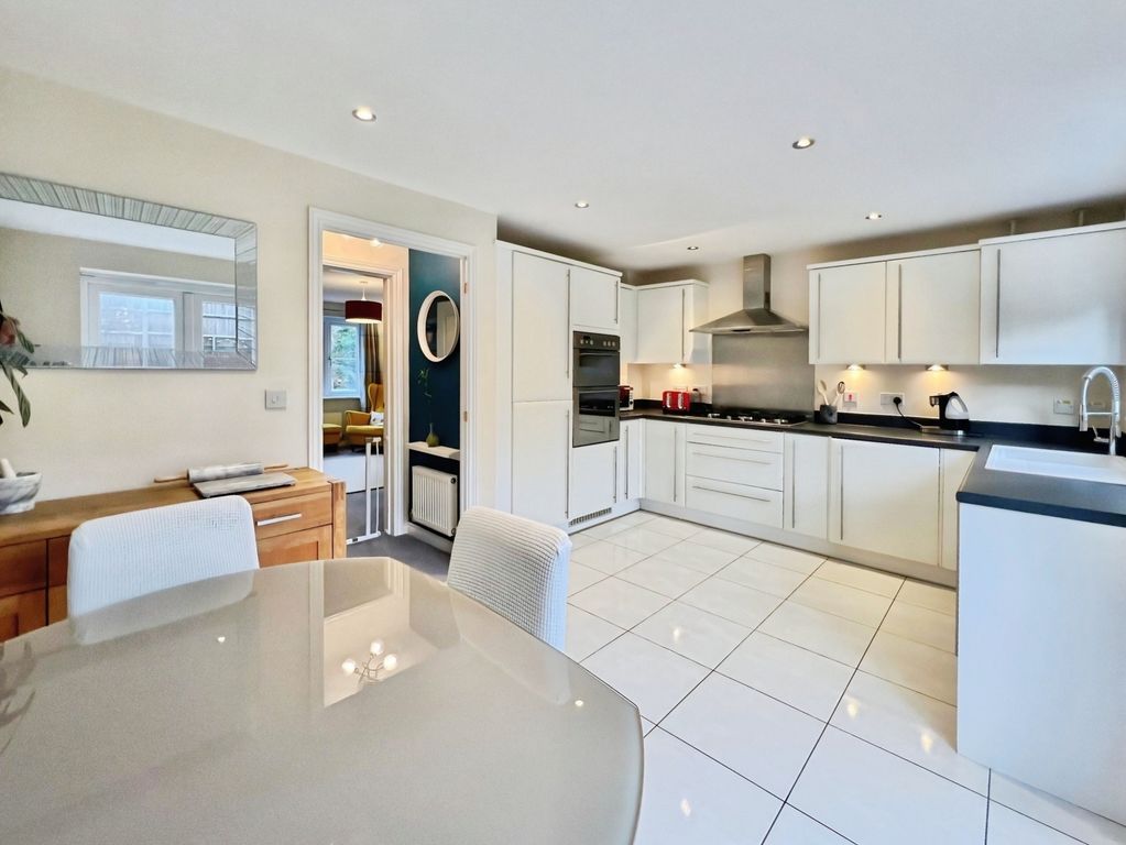 Property photo 2 of 15 Picture No. 13