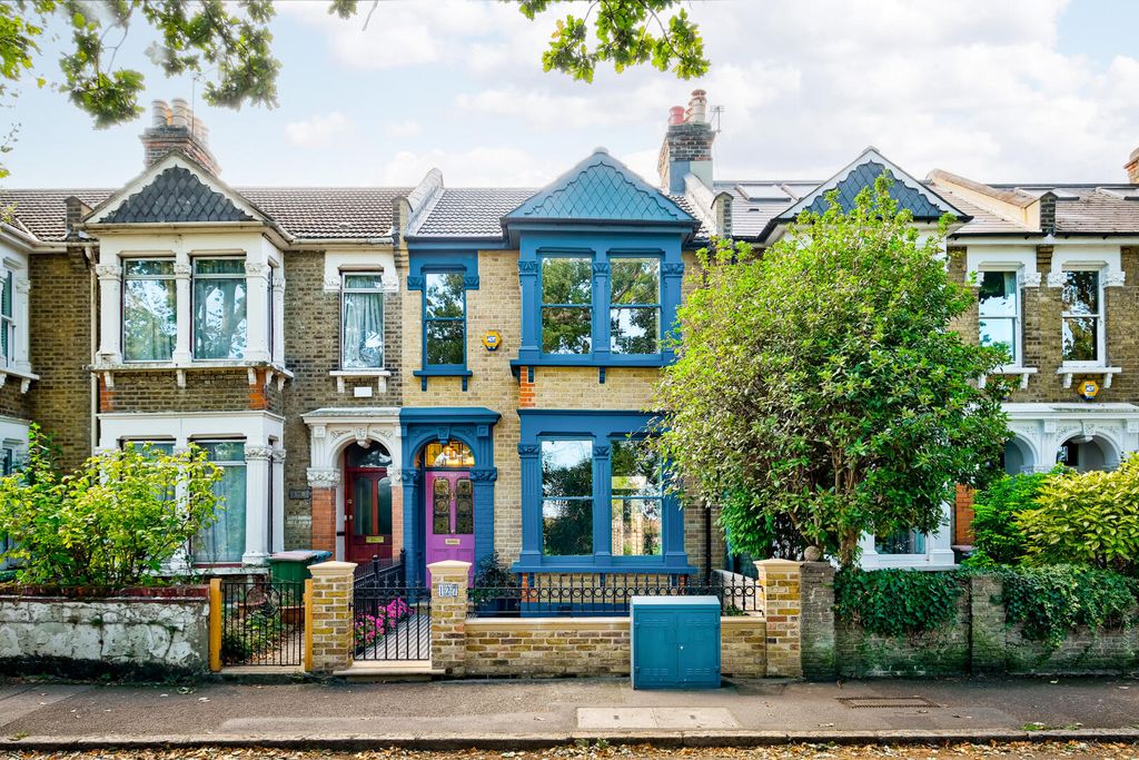 Property photo 1 of 30