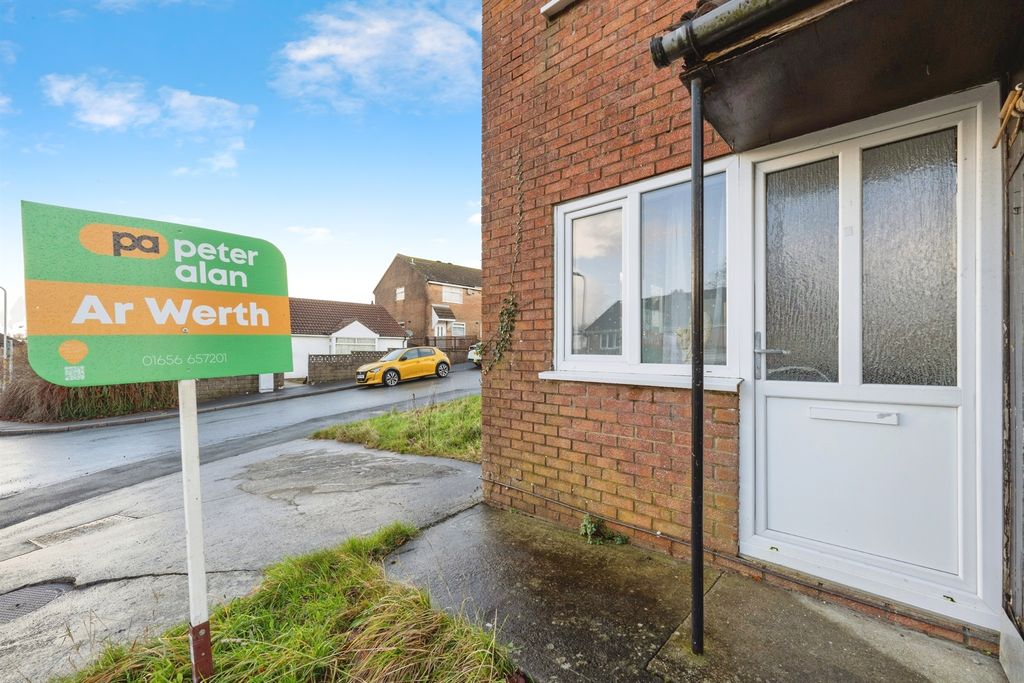 Property photo 2 of 9