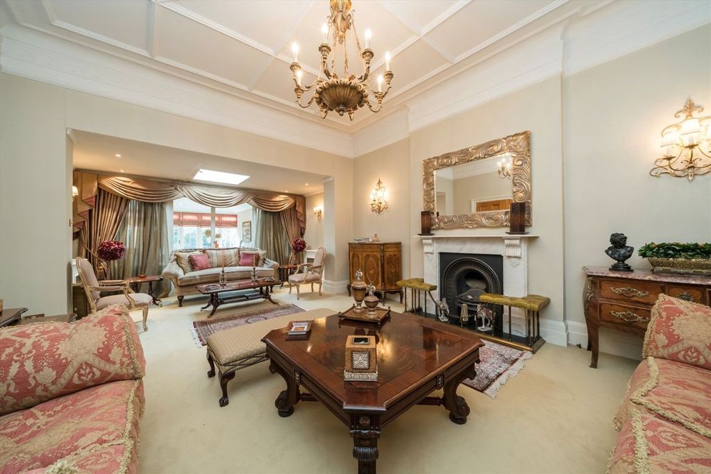 Property photo 2 of 13