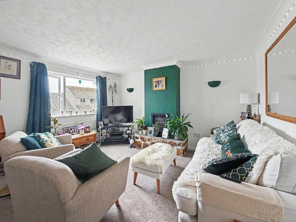 Property photo 3 of 18 53320012