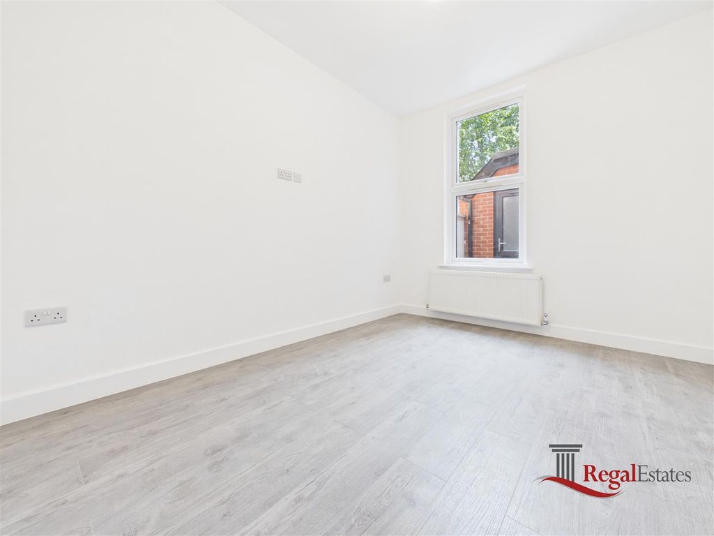 Property photo 1 of 14 Cam02489G0-Pr0289-Still001.Jpg