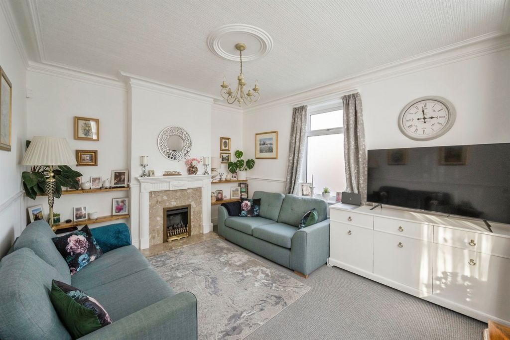 Property photo 2 of 14