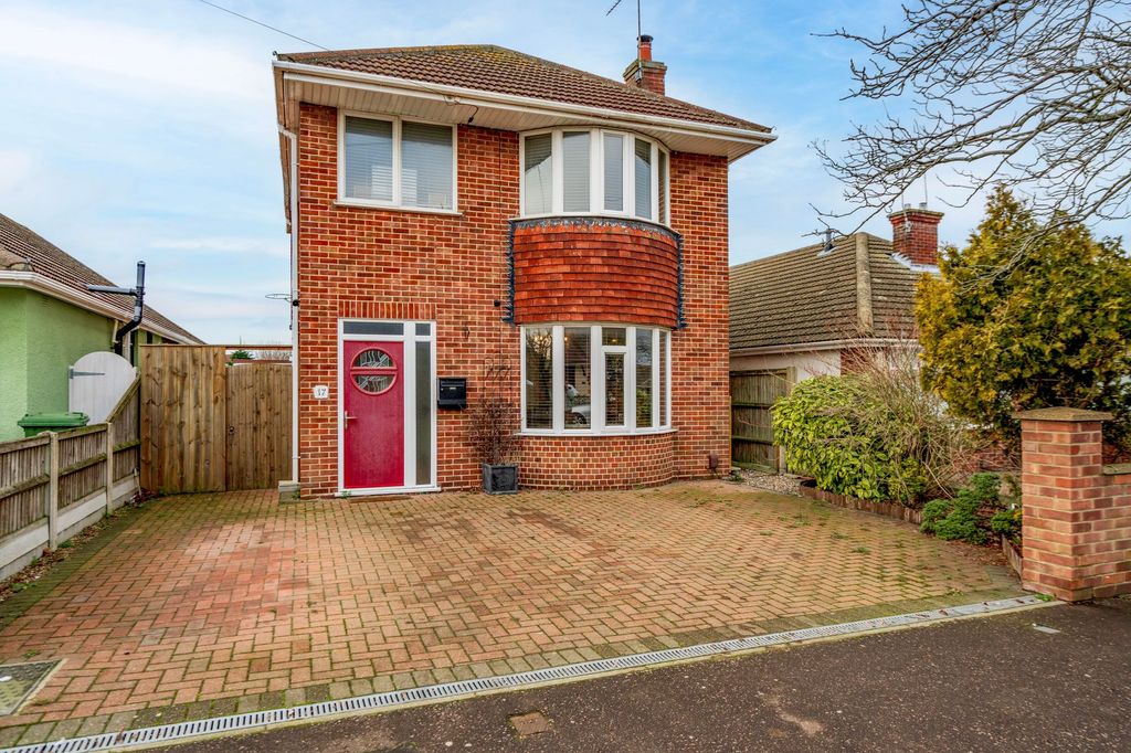 Property photo 1 of 28