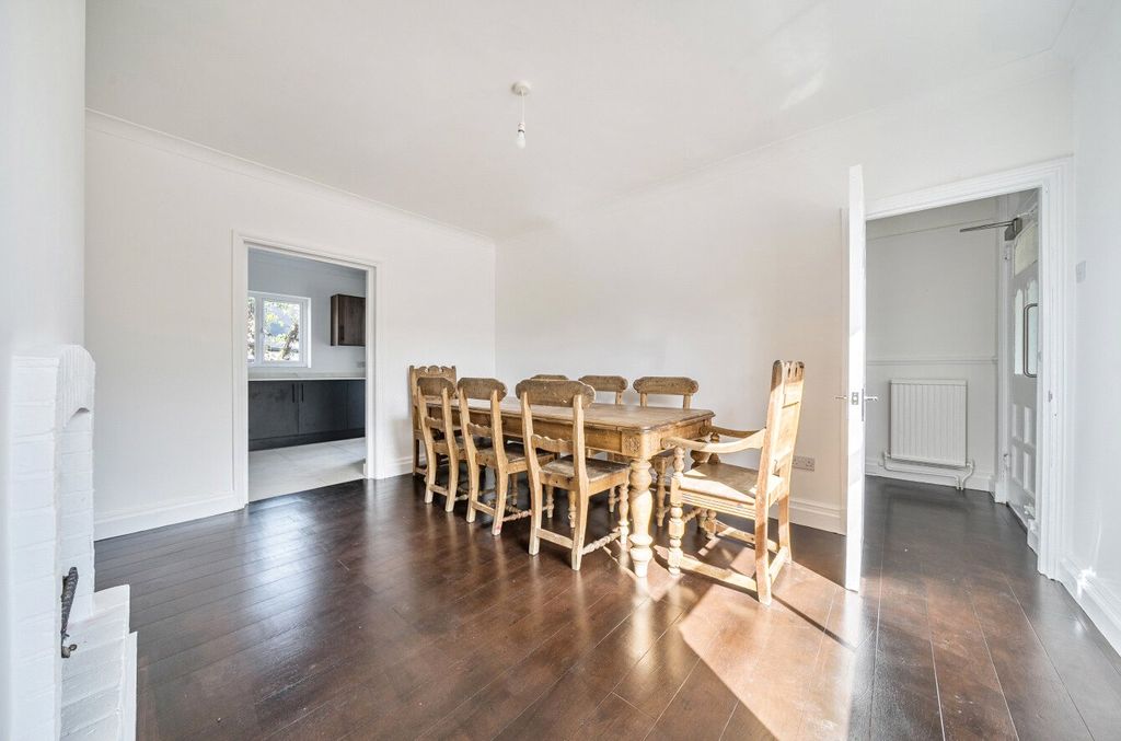 Property photo 3 of 23 1350771-18-68c2cd...