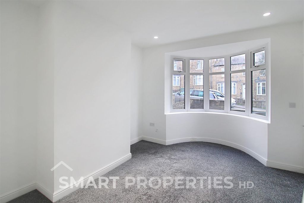 Property photo 2 of 5 Living Room