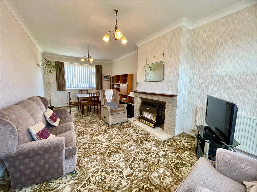 Property photo 3 of 14 Lounge/Diner