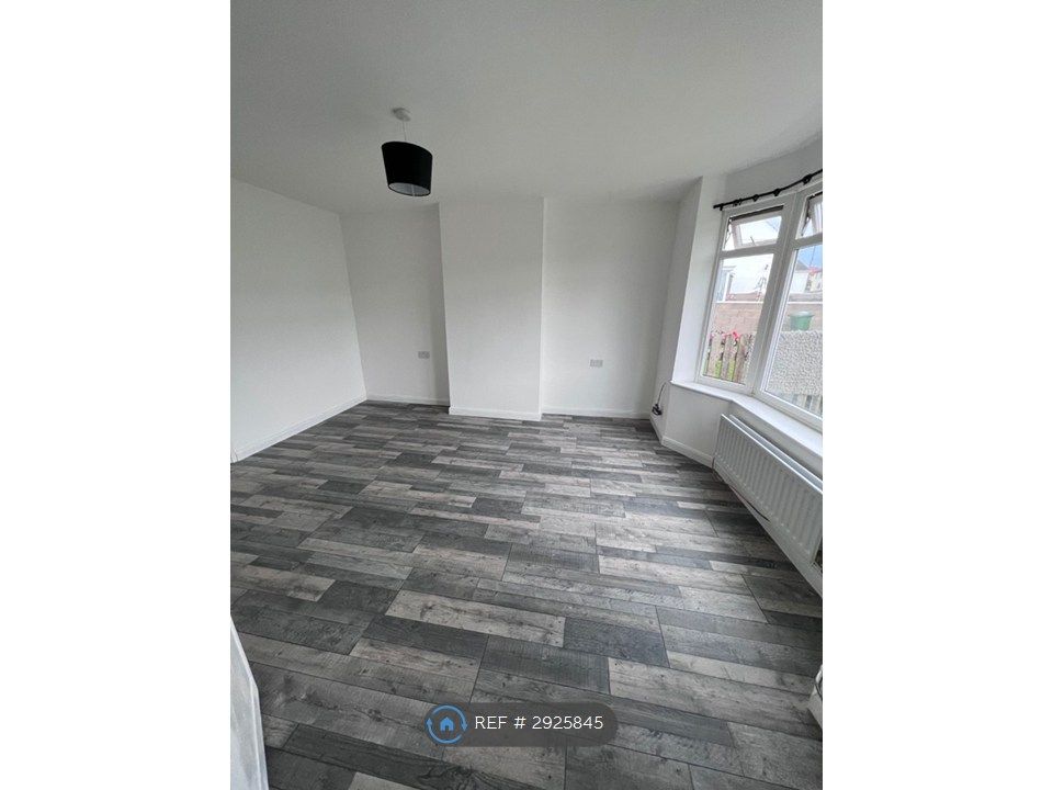 Property photo 1 of 10 Lounge