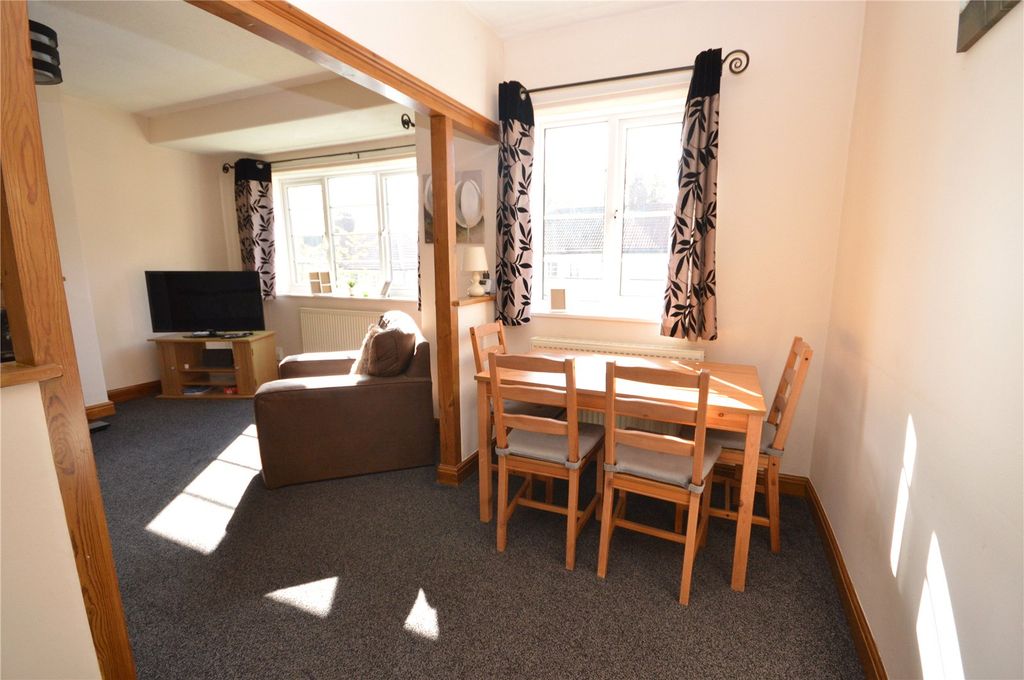 Property photo 3 of 8 Picture No. 04