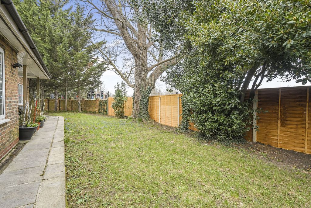 Property photo 2 of 22
