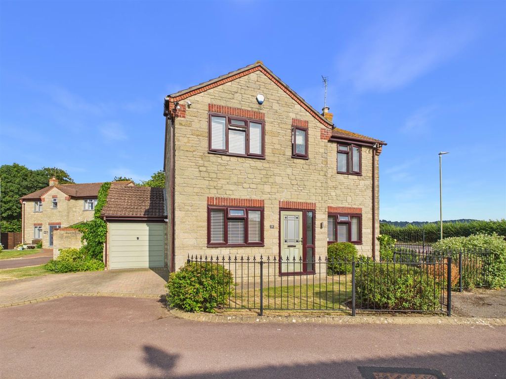Property photo 1 of 24