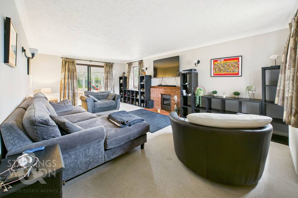 Property photo 3 of 28