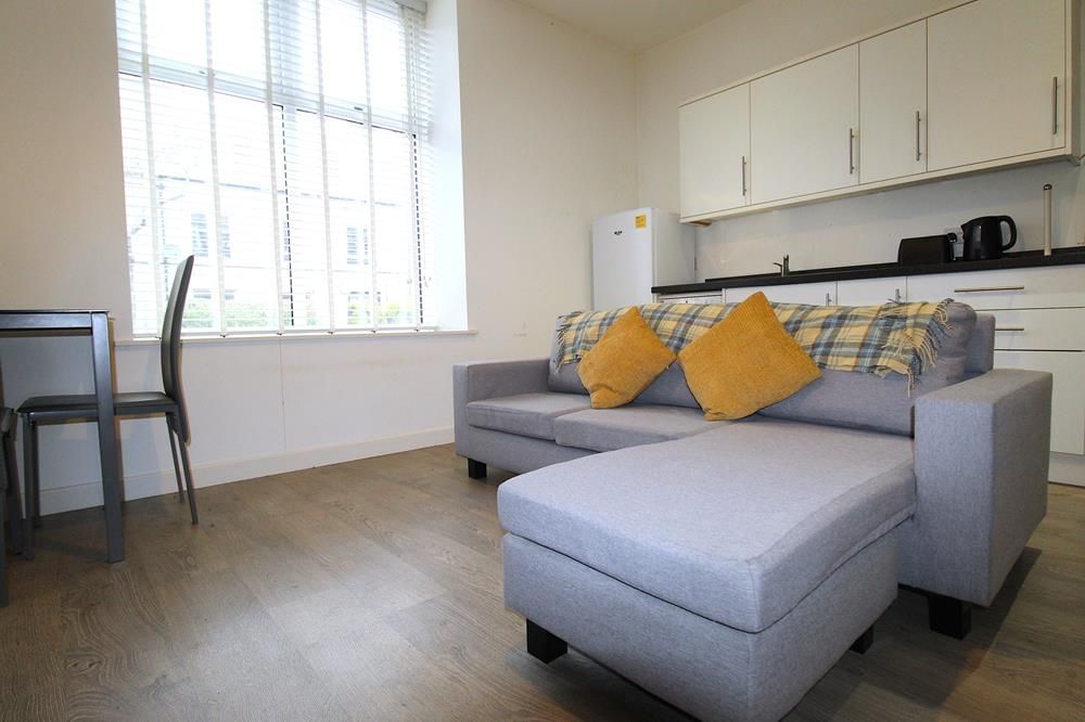 Property photo 2 of 7 Lounge