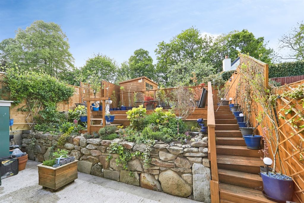 Property photo 3 of 19