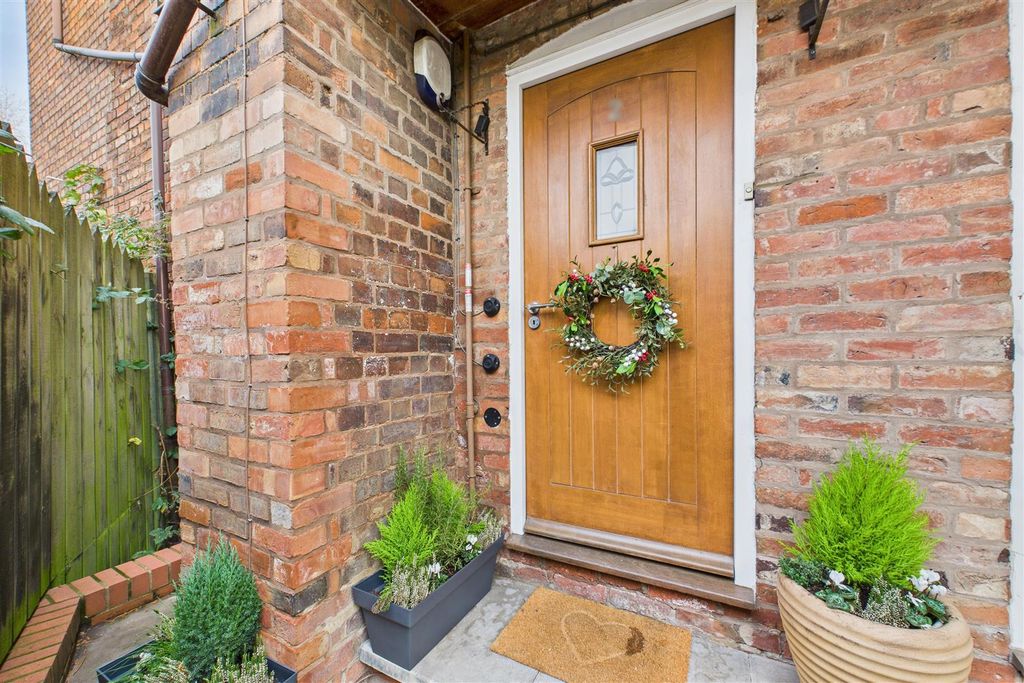 Property photo 1 of 22 Cam04235G0-Pr0103-Still033.Jpg