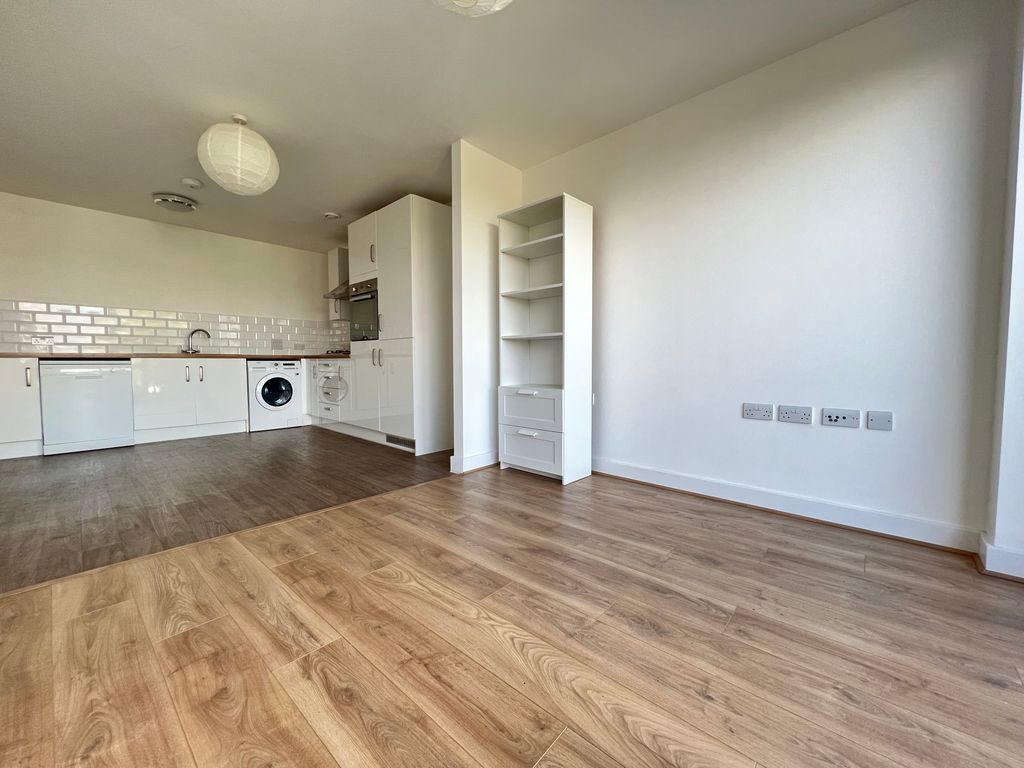 Property photo 1 of 13 Bedroom