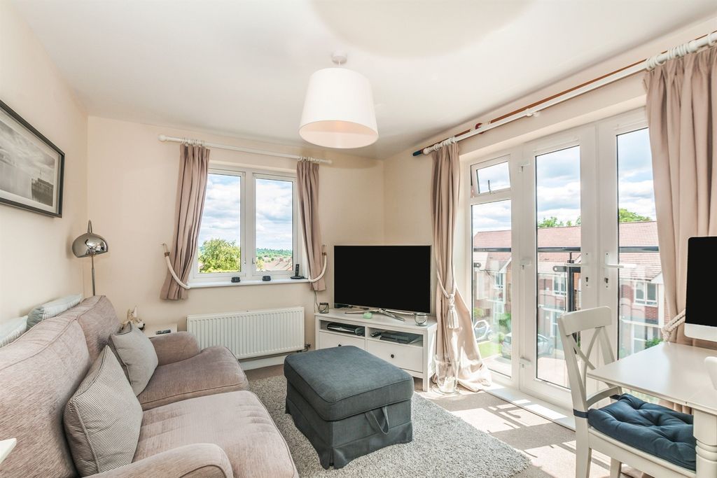 Property photo 3 of 12