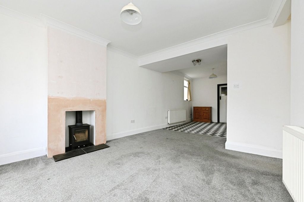 Property photo 3 of 17 Photo