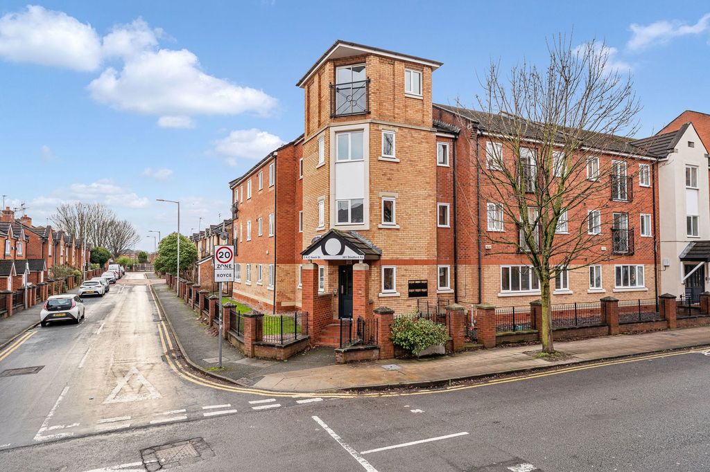 Property photo 1 of 16