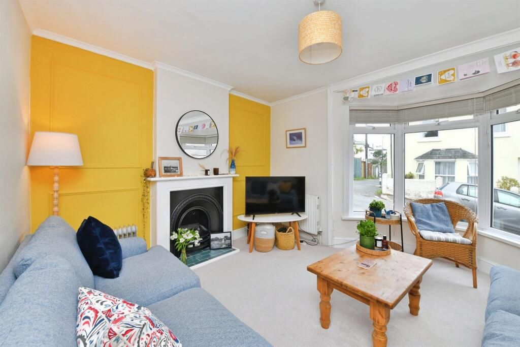 Property photo 2 of 23