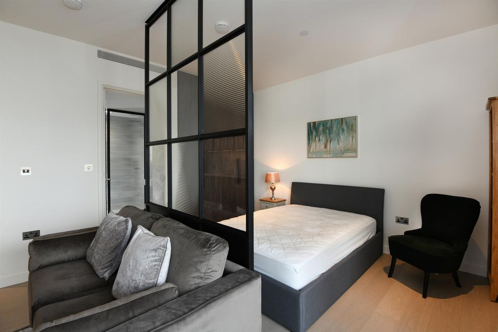 Property photo 1 of 16 Bedroom 2.Jpg