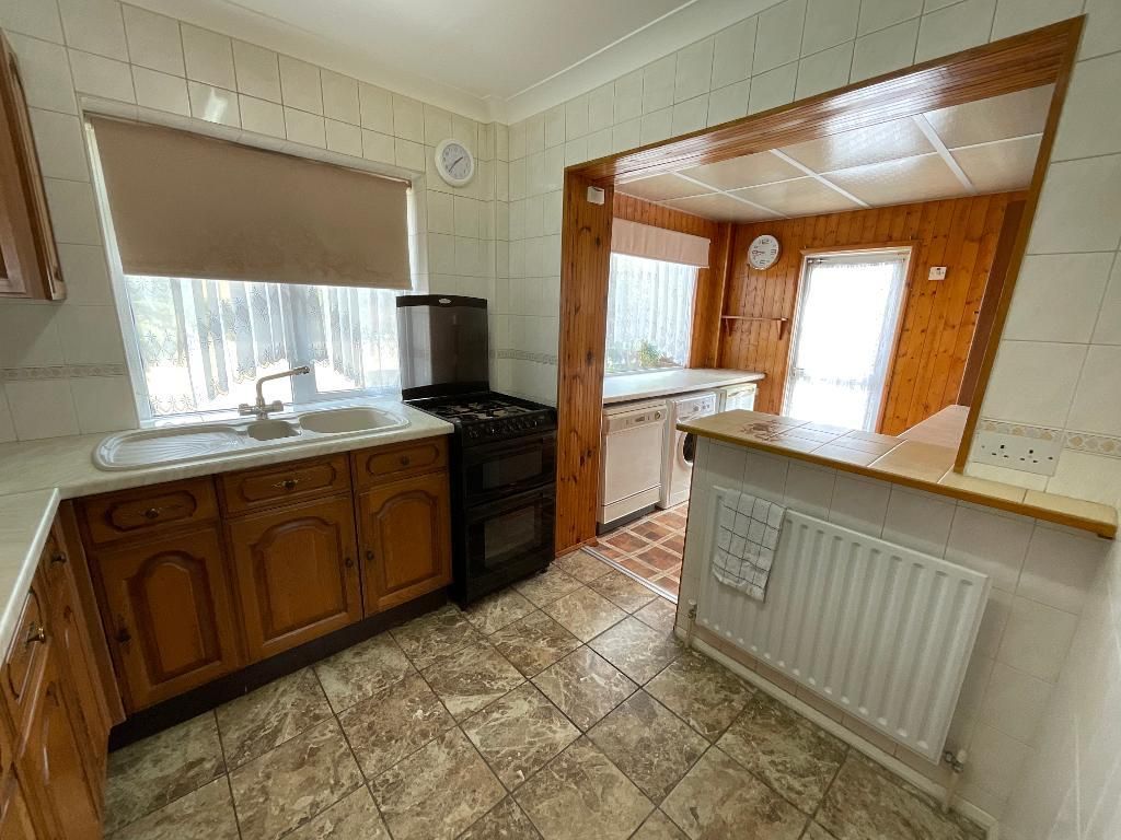 Property photo 3 of 16 Kitchen 16'6 x 7'9