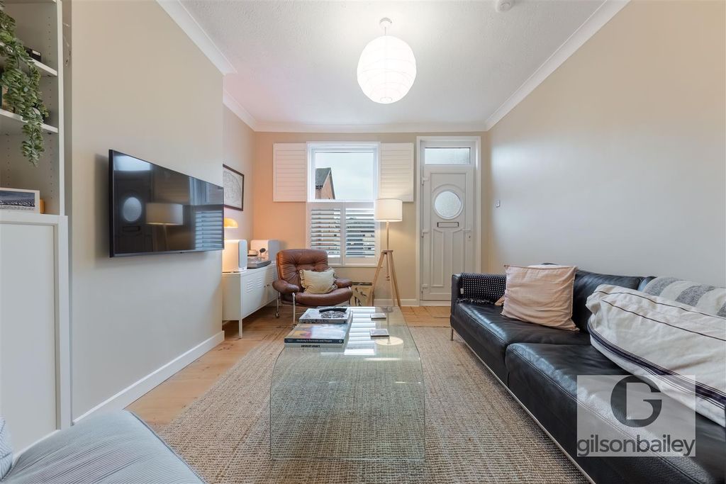 Property photo 3 of 25 Gb-8.Jpg