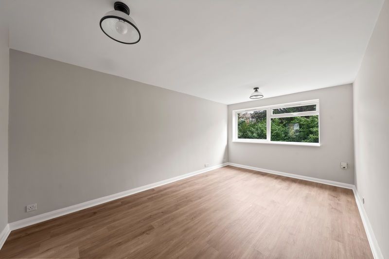 Property photo 3 of 10 Photo 6