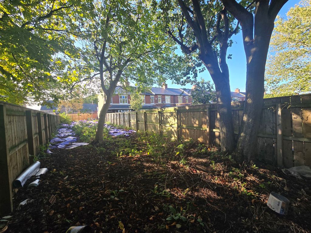 Property photo 2 of 39