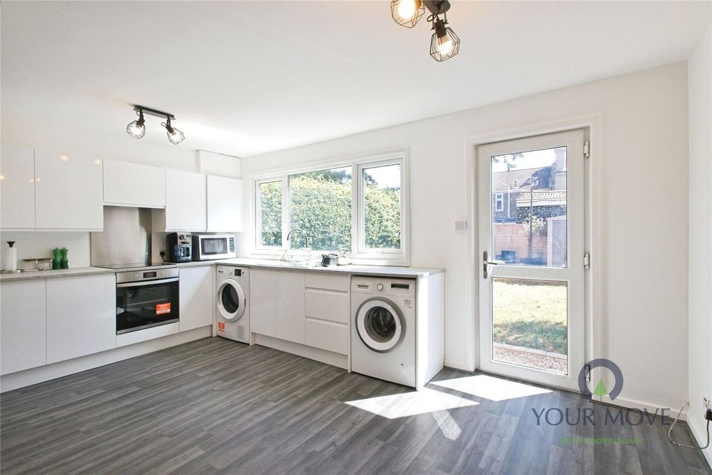 Property photo 1 of 18 Kitchen