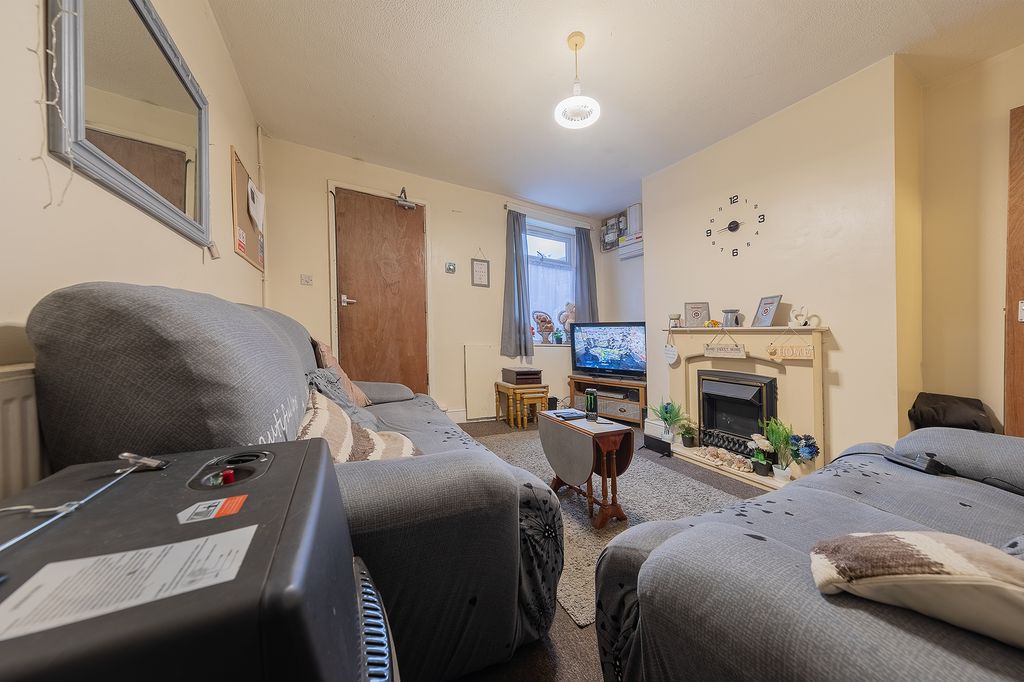 Property photo 2 of 26