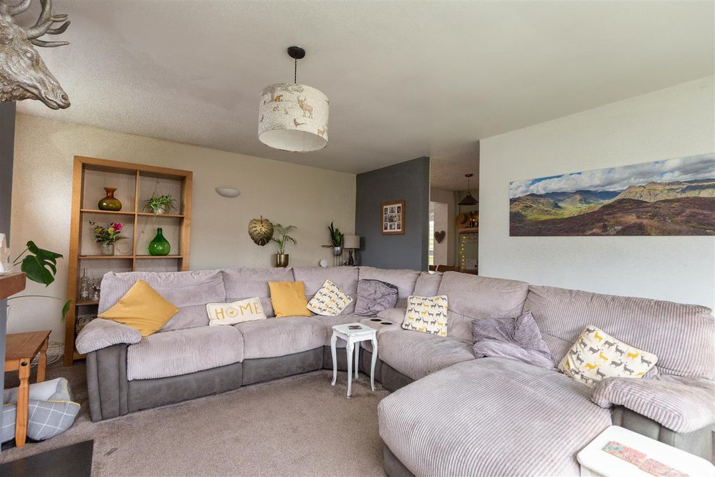 Property photo 3 of 26